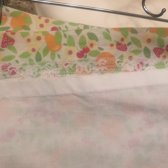 Lilly Pulitzer size 6 mini skirt. Like new. 97% cotton 3% spandex - Picture 5 of 6